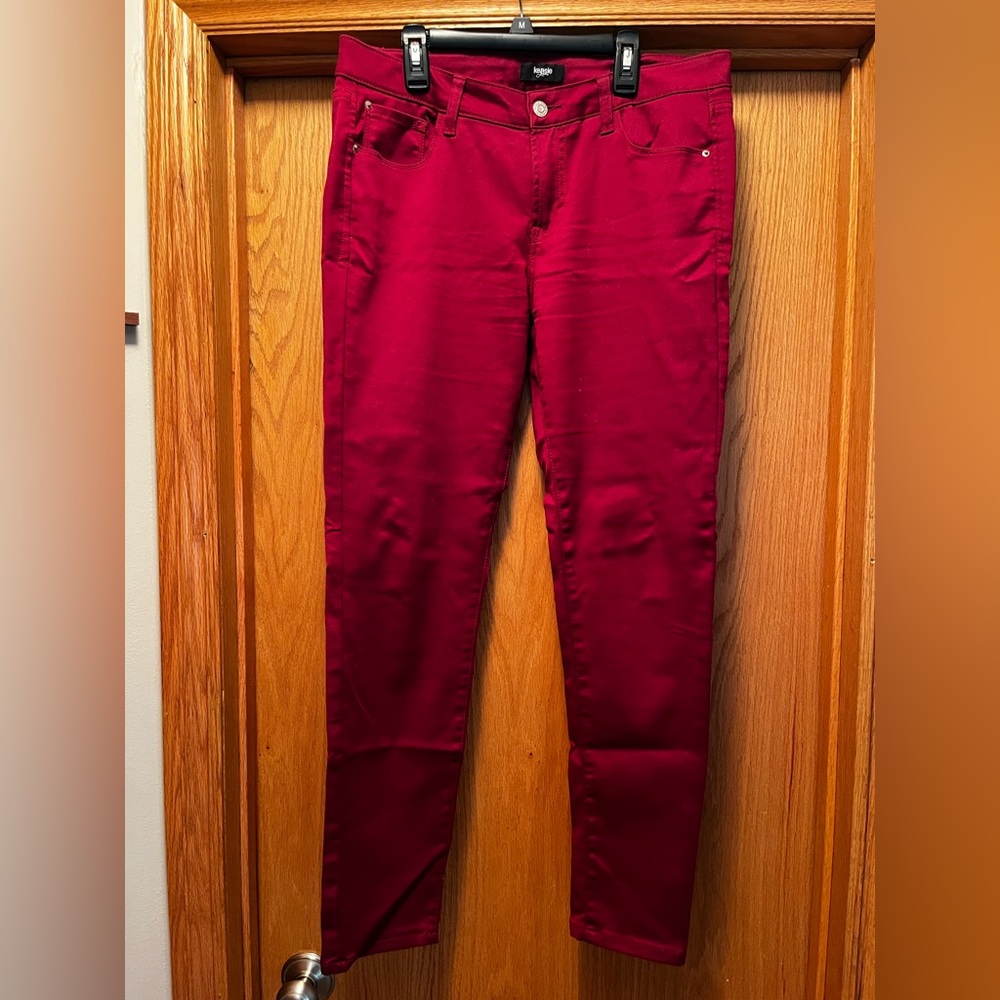 Women’s dark red jean